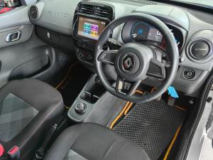 Renault Kwid 1.0 Zen auto - Image 13