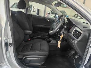 Kia Rio hatch 1.2 LS - Image 14
