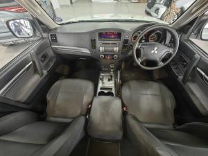 Mitsubishi Pajero 5-door 3.2DI-D GLX - Image 10