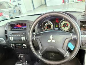 Mitsubishi Pajero 5-door 3.2DI-D GLX - Image 16