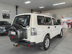 Mitsubishi Pajero 5-door 3.2DI-D GLX - Image 4