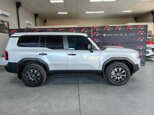 Toyota Land Cruiser Prado 2.8GD VX-R - Image 3