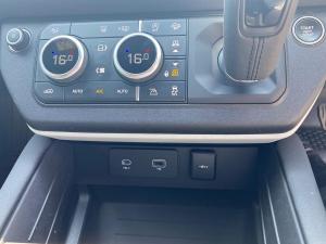 Land Rover Defender 110 D300 X-Dynamic SE - Image 12