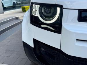 Land Rover Defender 110 D300 X-Dynamic SE - Image 5