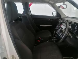 Suzuki Swift 1.2 GLX manual - Image 11