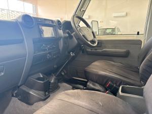 Toyota Land Cruiser 79 4.5D-4D LX V8 single cab - Image 7