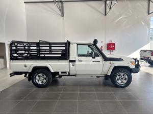 Toyota Land Cruiser 79 4.5D-4D LX V8 single cab - Image 3
