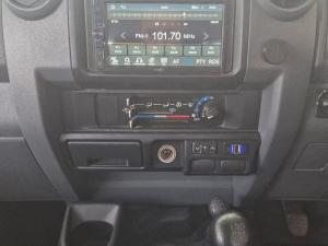 Toyota Land Cruiser 79 4.5D-4D V8 double cab LX - Image 9
