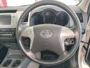 Toyota Hilux 3.0D-4D double cab Raider Dakar edition auto - Image 10
