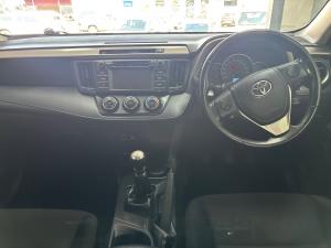 Toyota RAV4 2.0 GX - Image 6