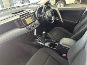 Toyota RAV4 2.0 GX - Image 7