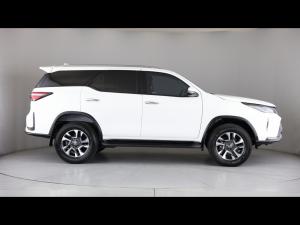 Toyota Fortuner 2.4GD-6 auto - Image 3