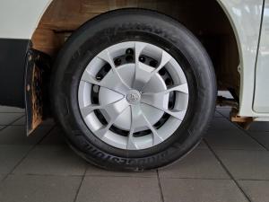 Toyota Quantum 2.8 LWB panel van - Image 10