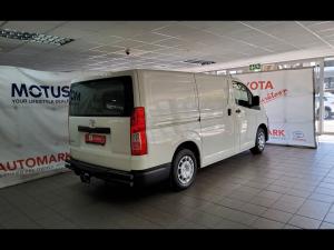 Toyota Quantum 2.8 LWB panel van - Image 2