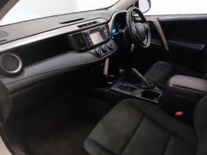 Toyota RAV4 2.0 GX auto - Image 7