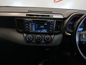 Toyota RAV4 2.0 GX auto - Image 15