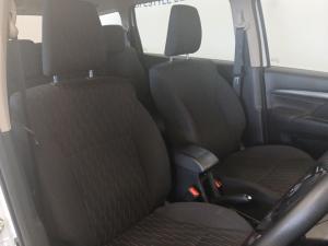 Toyota Rumion 1.5 TX manual - Image 17