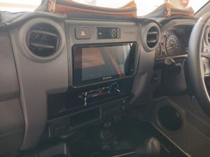 Toyota Land Cruiser 79 2.8 GD-6S/C - Image 15