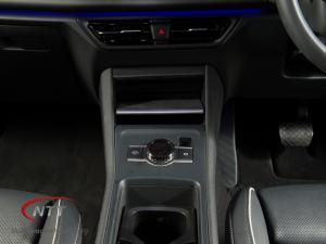 Volkswagen Tiguan 2.0 TDI Life 4M DSG - Image 18
