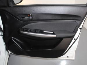Suzuki Swift 1.2 GLX - Image 15