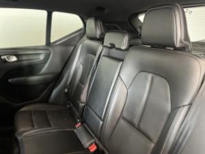 Volvo XC40 D4 AWD Momentum - Image 6