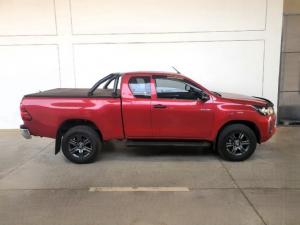 Toyota Hilux 2.4GD-6 Xtra cab Raider manual - Image 3