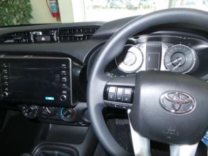 Toyota Hilux 2.4GD-6 Xtra cab Raider manual - Image 9