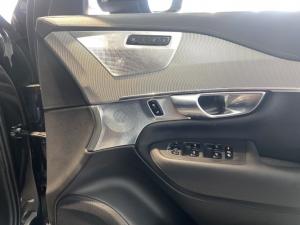 Volvo XC90 B5 AWD Ultra Dark - Image 17