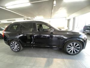 Volvo XC90 B5 AWD Ultra Dark - Image 2