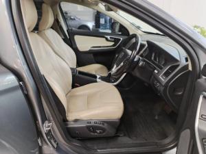 Volvo XC60 D5 AWD Inscription - Image 4