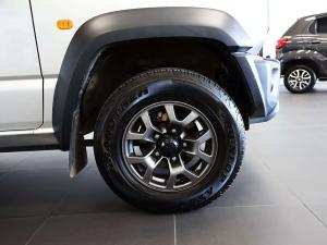 Suzuki Jimny 1.5 GLX AllGrip 3-door manual - Image 16
