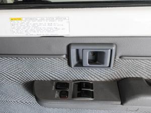 Toyota Land Cruiser 79 4.5D-4D LX V8 single cab - Image 15