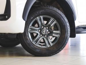 Toyota Hilux 2.4GD-6 Xtra cab Raider manual - Image 2