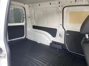 Volkswagen Caddy Maxi 1.6TDI panel van auto - Image 10
