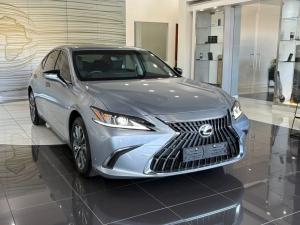 Lexus ES 300h EX - Image 3