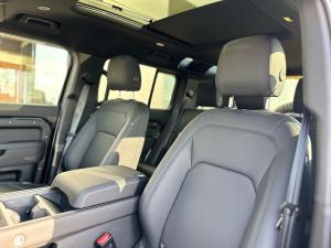 Land Rover Defender 110 D250 X-Dynamic SE - Image 10