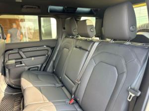 Land Rover Defender 110 D250 X-Dynamic SE - Image 11