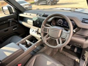 Land Rover Defender 110 D250 X-Dynamic SE - Image 13