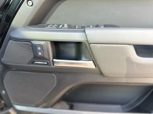 Land Rover Defender 110 D250 X-Dynamic SE - Image 17