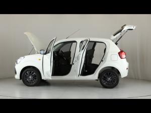 Toyota Vitz 1.0 XR auto - Image 11