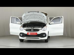 Toyota Vitz 1.0 XR auto - Image 13