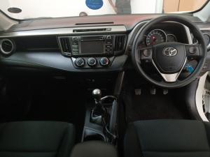 Toyota RAV4 2.2D-4D AWD GX - Image 6