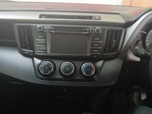 Toyota RAV4 2.2D-4D AWD GX - Image 10