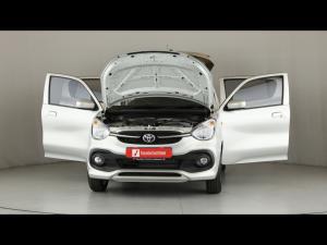 Toyota Vitz 1.0 XR manual - Image 13