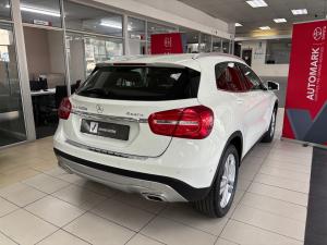 Mercedes-Benz GLA GLA220d 4Matic Style - Image 2