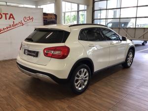 Mercedes-Benz GLA GLA200 - Image 2