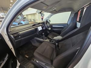 Toyota Hilux 2.4GD-6 single cab Raider manual - Image 7