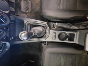 Toyota Hilux 2.4GD-6 single cab Raider manual - Image 10