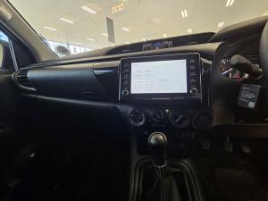 Toyota Hilux 2.4GD-6 single cab Raider manual - Image 13
