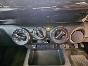 Toyota Hilux 2.4GD-6 single cab Raider manual - Image 14